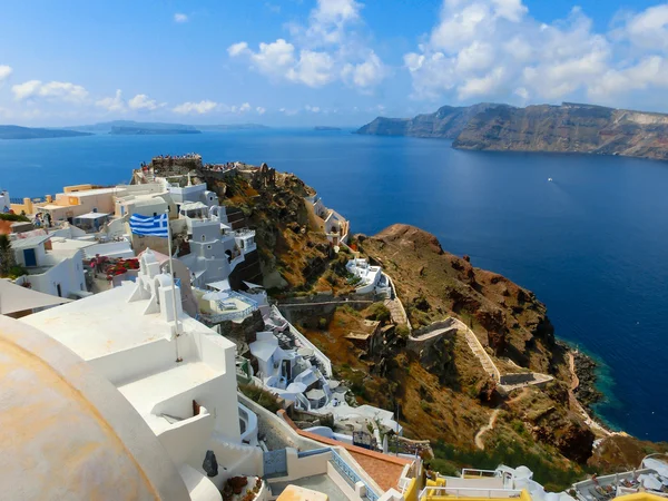 Vue sur la mer depuis le village d'Oia de l "île de Santorin en Grèce — Photo