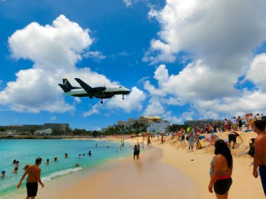 Philipsburg, Sint Maarten - 14 Mayıs 2016 Maho Körfezi Sahili