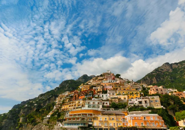 Vista sobre Positano na costa de Amalfi, Campania, Itália — Fotografia de Stock