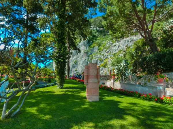 Jardim público na ilha de Capri — Fotografia de Stock