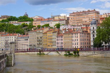 Nehirden Sona görüş belgili tanımlık köprü ve Lyon şehir, Fransa