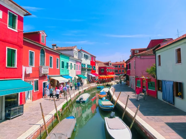 Burano, Venice, Italy - May 10, 2014: Colorful old houses on the Island — Stock Photo, Image