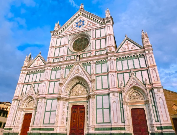 La Basílica de Santa Croce - famosa iglesia franciscana en Florencia, Italia — Foto de Stock