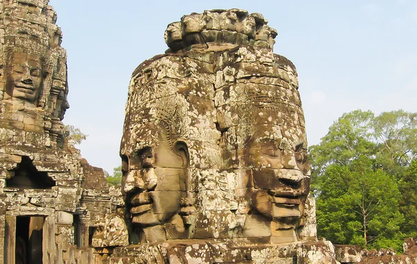 Die Steinernen Gesichter Der Menschen Bayon Siem Reap Kambodscha Wurden — Stockfoto