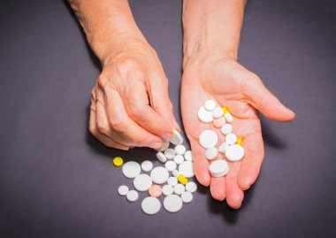 Hapları ile eski eller