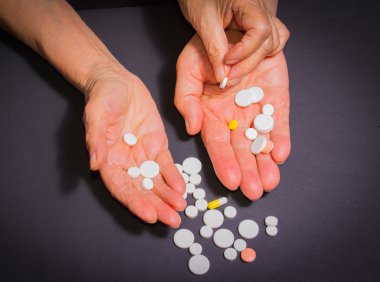 Hapları ile eski eller