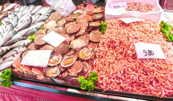 Mercado Pescado Veneciano Pescado Gambas Mercado Pescado Rialto Encuentra Junto —  Fotos de Stock