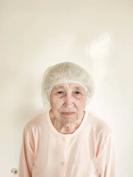 Traurig Weinende Ältere Frau Mit Mütze Epidemisches Coronavirus Die Gesundheit — Stockfoto