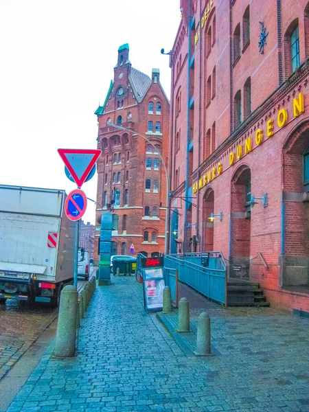 Hamburgo Alemanha Dezembro 2016 City Road Hamburgo Alemanha Estacionamento Hamburgo — Fotografia de Stock