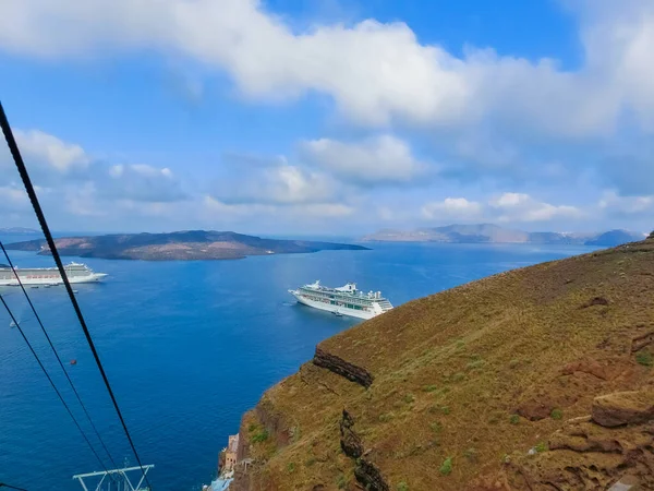 Santorini Griekenland Juni 2015 Het Prachtige Uitzicht Jachthaven Baai Met — Stockfoto