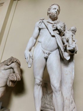 Vatikan Şehri, İtalya - 02 Mayıs 2014: Vatikan City, İtalya 'daki Vatikan Müzesinde klasik Yunan heykeli