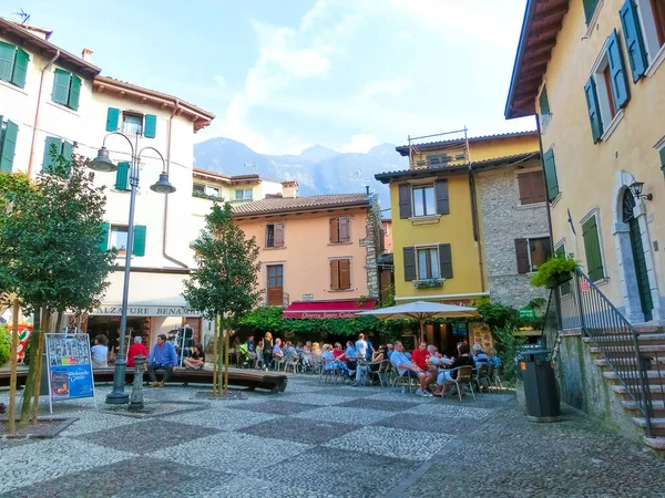 Malcesine Italië September 2014 Het Kleine Plein Bij Malcesine Aan — Stockfoto