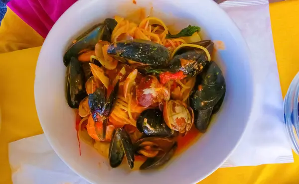 Pâtes Fruits Mer Spaghetti Aux Palourdes Crevettes Vue Supérieure Avec — Photo