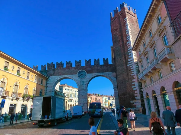Verona Italië September 2014 Middeleeuwse Porta Nuova Poort Naar Het — Stockfoto