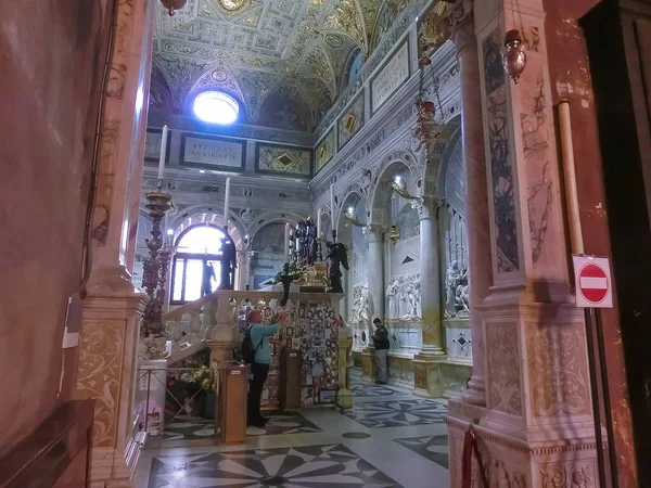 파두아, 이탈리아 - 2014 년 9 월 19 일 : View of historical Basilica St. Anthony in Padua — 스톡 사진