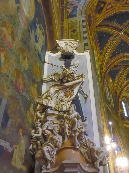 Padua, Italië - 19 september 2014: Zicht op de historische Basiliek St. Antonius in Padua — Stockfoto