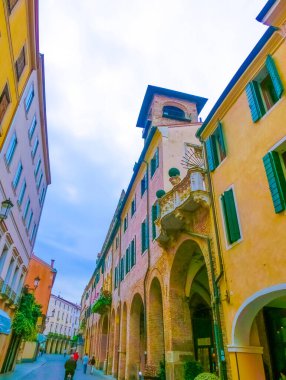 Padua, İtalya - 19 Eylül 2014: Palazzo, 19 Eylül 2014 tarihinde Padova İtalya 'nın tarihi binası