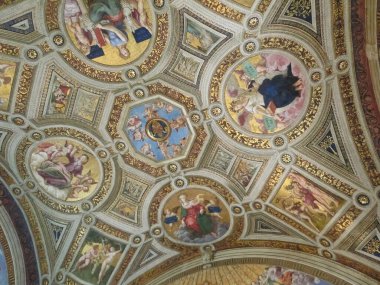 Roma, İtalya - 02 Mayıs 2014: Vatikan 'ın İçi, 2 Mayıs 2014. Vatikan 'daki Vatikan Müzeleri veya Musei Vaticani, dünyanın en büyük müzeleri arasında yer alıyor ve Roma Katolik Kilisesi koleksiyonundan eserler sergiliyor..