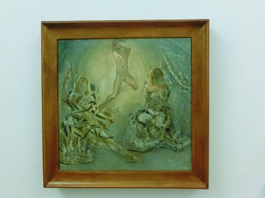 Roma, İtalya - 02 Mayıs 2014: Vatikan 'ın İçi, 2 Mayıs 2014. Vatikan 'da bulunan Vatikan Müzeleri veya Musei Vaticani, dünyanın en büyük müzeleri arasında yer alıyor ve Salvador Dali' nin tablolarını sergiliyor.