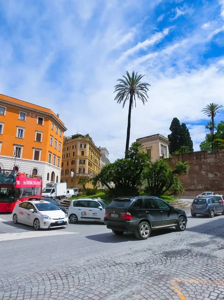 Roma Talya Mayıs 2014 Roma Talya Yolcu Taşıyan Turizm Otobüsü — Stok fotoğraf