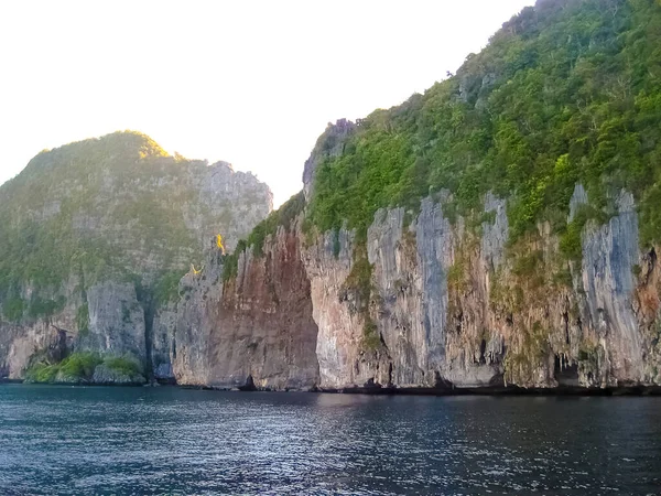 Widok Wyspy Phi Phi Morzu Andamańskim Tajlandia — Zdjęcie stockowe