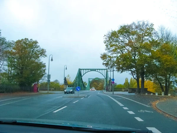 Glienicker Brug Duwboot Berlijn Duitsland — Stockfoto