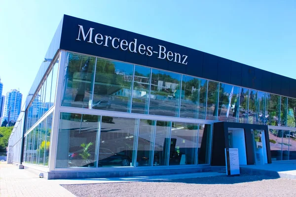 Kiev Ucrania Agosto 2020 Mercedes Benz Logo Automobile Dealership Sign —  Fotos de Stock