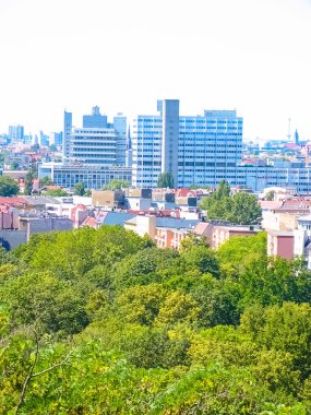 Almanya 'daki Humboldthain uçaksavar kulesinden Berlin' e bakın.