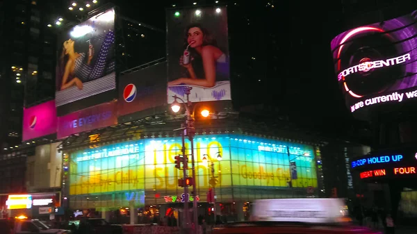 Nueva York Febrero 2013 Time Square Una Concurrida Intersección Turística — Foto de Stock