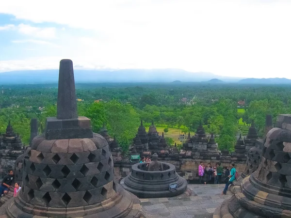 Java Endonezya Ocak 2009 Borobudur Tapınağı Nda Stupas Yakınlarına Giden — Stok fotoğraf