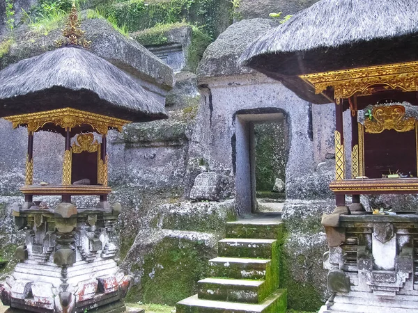印度尼西亚巴厘丛林中的Gunung Kawi寺和Candi — 图库照片