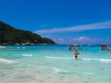 Similan Adaları, Tayland - 12 Şubat 2010: Similan Adaları körfezi, Tayland halkı