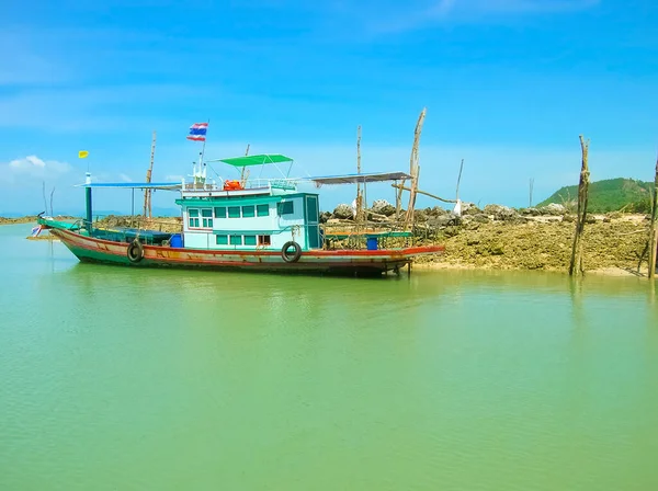 Barca Pesca Tradizionale Sulla Spiaggia All Isola Samui — Foto Stock