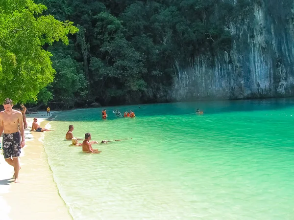 Railay Beach Krabi Thailand February 2010 People Tropical Landscape Railay — Stock Photo, Image