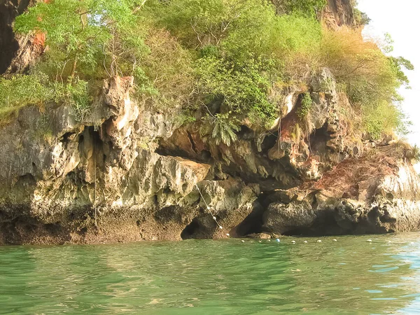 Rocce Sulla Spiaggia Phra Nang Sull Isola Railay Krabi Thailandia — Foto Stock