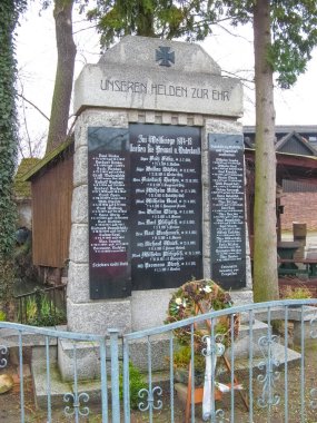 Berlin, Almanya - 05 Mart 2020: Almanya 'daki Spreewald bölgesinde ya da Almanya' nın Berlin kentindeki Lehde parkında anma töreni