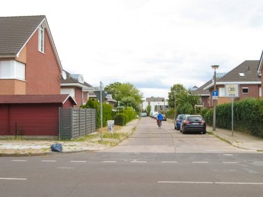 Berlin, Almanya - Julay 02, 2019: Almanya 'daki modern apartman