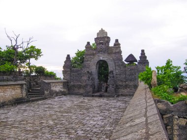 Okyanus, dalgalar, maymunlar Uluvatu Bali Endonezya