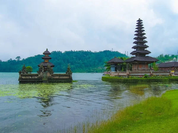 Endonezya Bali Deki Pura Ulan Danu Beratan Tapınağı — Stok fotoğraf