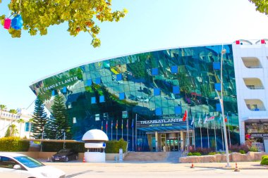 Goynuk, Antalya, Türkiye - 11 Mayıs 2021: Türkiye, Goynuk, Goynuk, Türkiye, Antalya 'da 11 Mayıs 2021 tarihinde bir gemi şeklinde Transatlantik Oteli