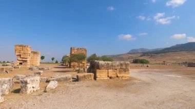 Hierapolis Pamukkale 'nin antik kalıntıları - Denizli Türkiye' de.