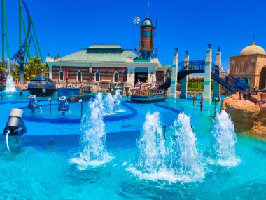 Belek, Antalya, Türkiye - 15 Mayıs 2021: Belek 'teki Efsaneler Diyarı tema parkı. Su manyaklığı macerası ve hiper bardak altlığı