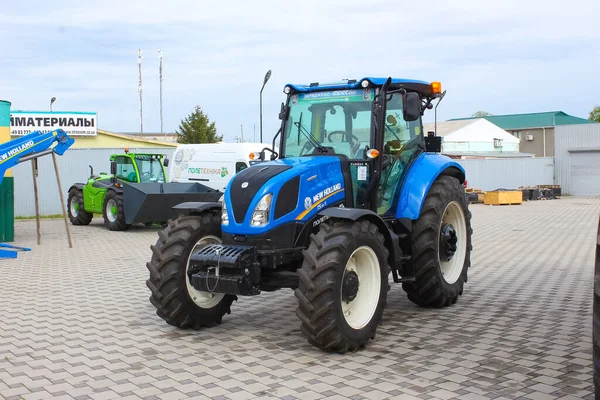 stock image Kyiv, Ukraine - June 16, 2020: NEW HOLLAND T5.110 S tractor, New Holland is a global brand of agricultural machinery produced by CNH Industrial was founded in 1895 in New Holland, Pennsylvania