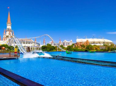 Belek, Antalya, Türkiye - 15 Mayıs 2021: Belek 'teki Efsaneler Diyarı tema parkı. Tayfun treni macerası