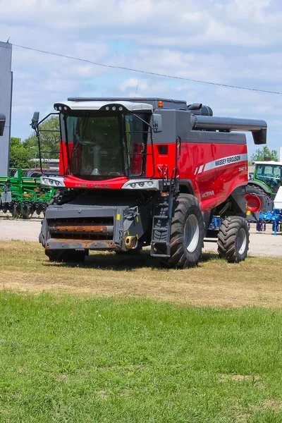 Київ Україна Травня 2021 Колекціонер Massey Ferguson 7347 Будується Гестоні — стокове фото