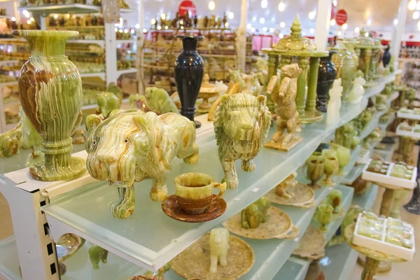 Antalya Turcja Maja 2021 Onyx Figurki Zwierząt Wazony Sprzedaż Sklepie — Zdjęcie stockowe