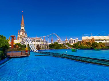 Belek, Antalya, Türkiye - 15 Mayıs 2021: Belek 'teki Efsaneler Diyarı tema parkı. Tayfun treni macerası