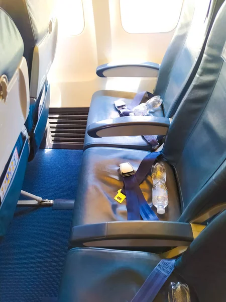 Interior Del Avión Pasajeros Con Los Asientos Pantallas — Foto de Stock