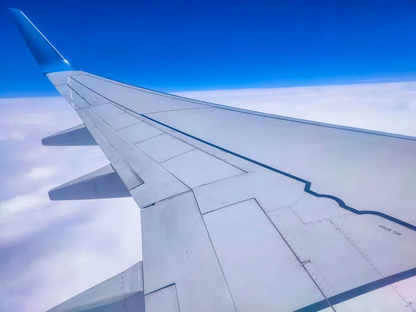 View Airplane Blue Sky White Clouds Flying Airplane Wing Airplane — Stock Photo, Image