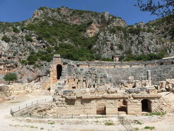 Widok Skalne Grobowce Tlos Starożytnej Zrujnowanej Cytadeli Lycian Hilltop Pobliżu — Zdjęcie stockowe